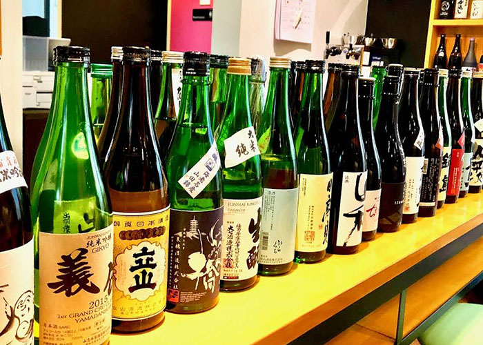 並ぶ日本酒瓶